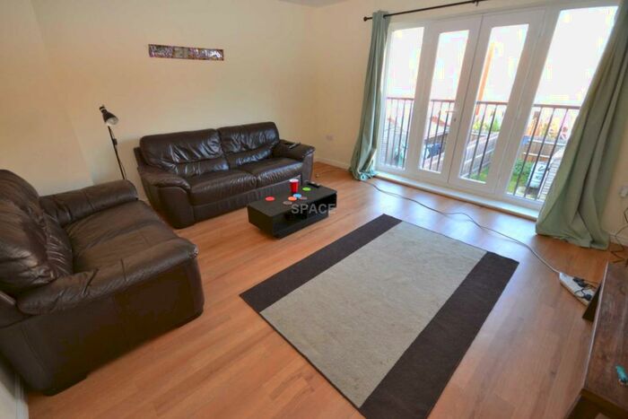 4 Bedroom Terraced House To Rent In Regis Park Road, Reading, Berkshire, RG6