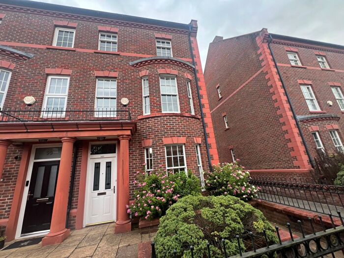 3 Bedroom Mews To Rent In Pewterspear Green Road, Warrington, WA4