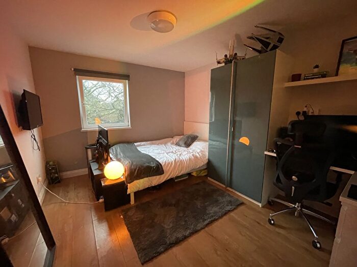 5 Bedroom Flat To Rent In Library Court, Fairoak Road, Cathays, CF24