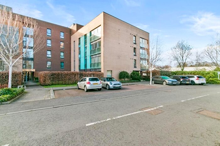 2 Bedroom Flat For Sale In Haggs Gate, Pollokshaws, G41