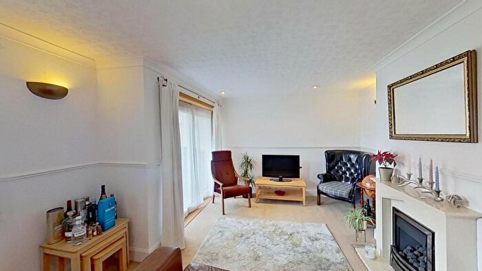 2 Bedroom Flat To Rent In Dochart Drive, Edinburgh, Midlothian, EH4