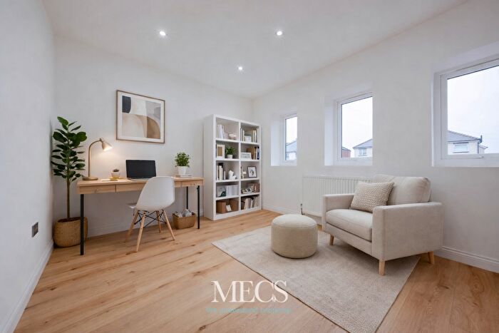 4 Bedroom Semi Detached House For Sale In Greenhill Road, Halesowen, West Midlands, B62