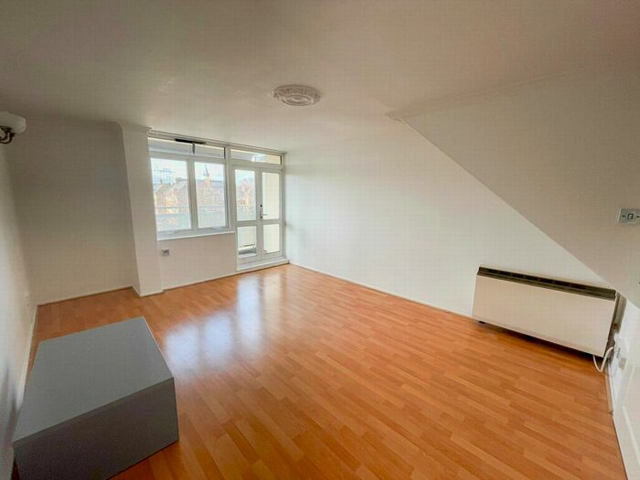 2 Bedroom Flat To Rent In Cumberland Road, Edmonton N9