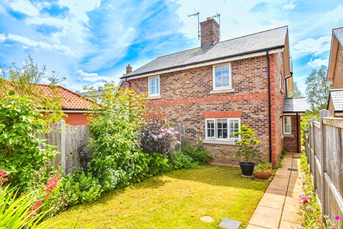 3 Bedroom Semi-Detached House For Sale In Ridley Green, Hartford End, Chelmsford, CM3