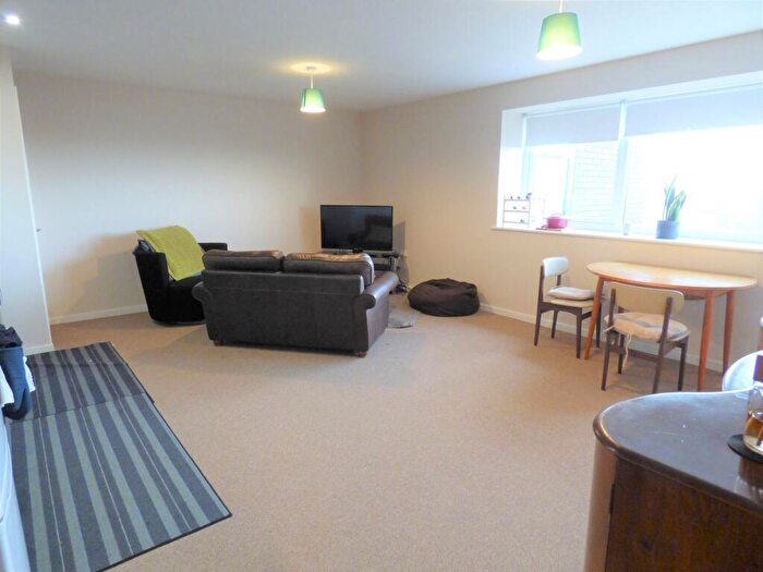 2 Bedroom Apartment For Sale In Stephenson Street, North Shields, Tyne And Wear, NE30