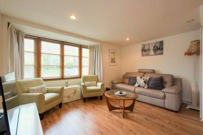 2 Bedroom Flat To Rent In Commercial Street, Edinburgh, EH6