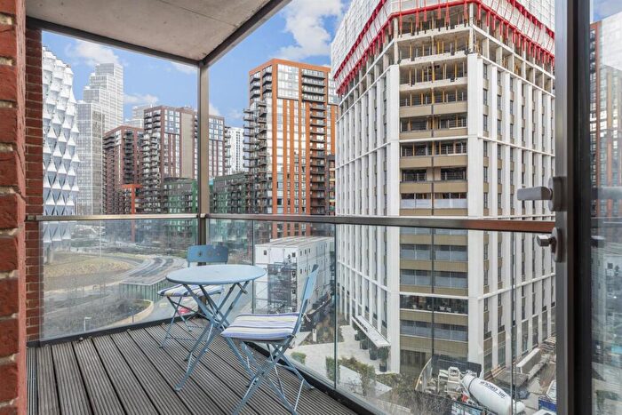 1 Bedroom Flat For Sale In Ambassador Building, Embassy Gardens, New Union Square, London, SW11