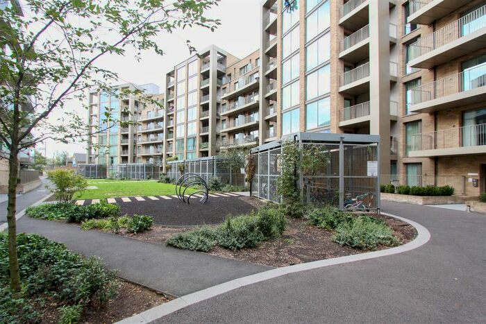 3 Bedroom Flat For Sale In Trent Court, Bentinck Road, Yiewsley, West Drayton, UB7