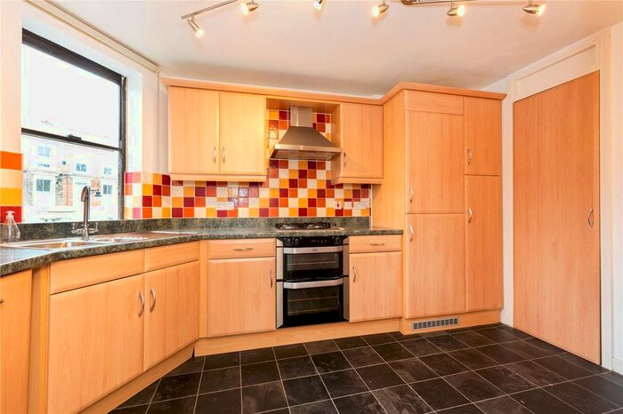 2 Bedroom Flat To Rent In Cleveland Road, London, N1