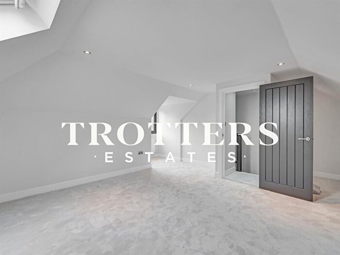 5 Bedroom Detached House To Rent In Luxborough Lane, Chigwell, IG7