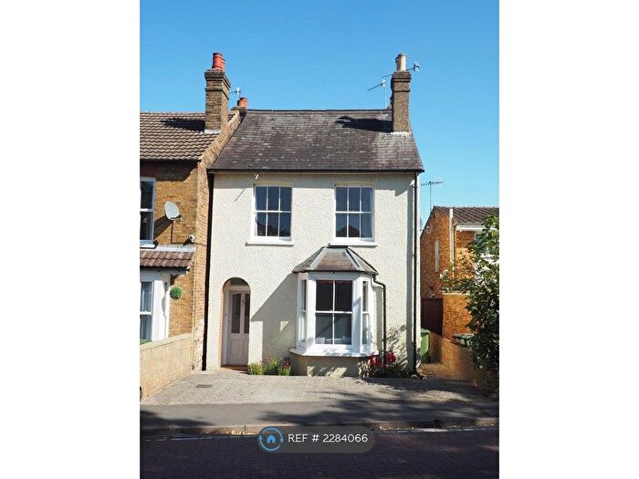 4 Bedroom Detached House To Rent In Herkomer Road, Bushey, WD23