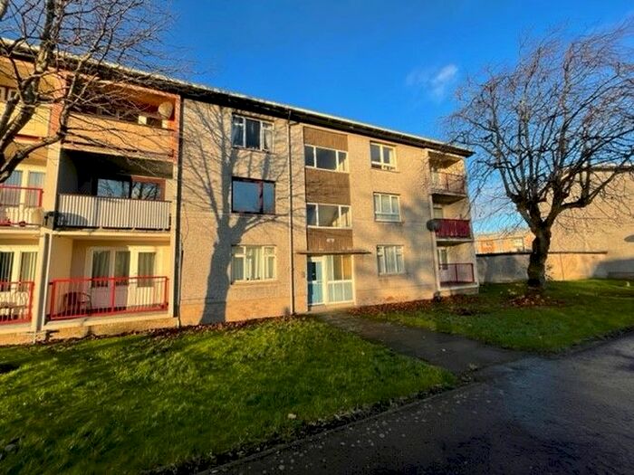 2 Bedroom Flat To Rent In Bowhouse Road, Grangemouth, Falkirk, FK3