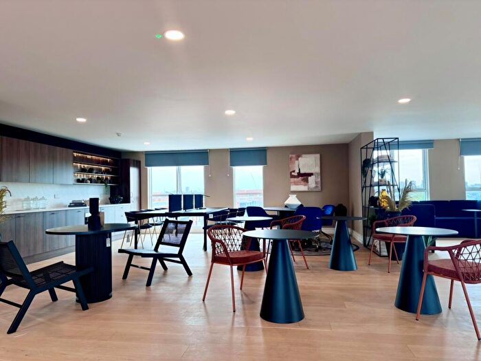 3 Bedroom Apartment To Rent In Zenith House, London, N15