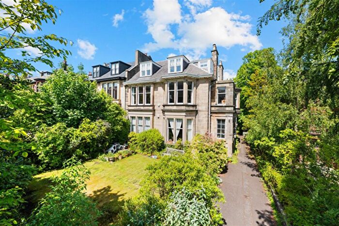 2 Bedroom Flat For Sale In / Cleveden Gardens, Kelvinside, G12
