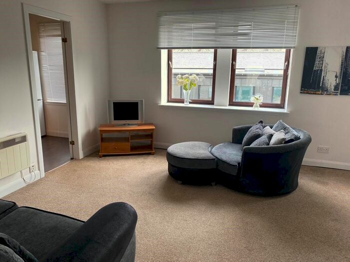 2 Bedroom Flat To Rent In Loch Street, City Centre, Aberdeen, AB25