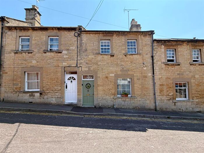 3 Bedroom Terraced House For Sale In St. Marys Place, Chippenham, SN15
