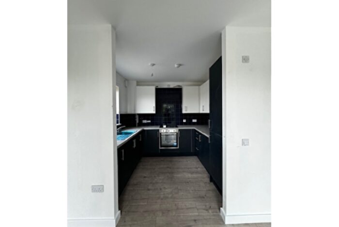 2 Bedroom Flat To Rent In , Armour Street, G31