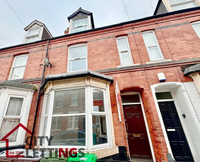 1 Bedroom Flat To Rent In Birrell Road, Forest Fields, NG7