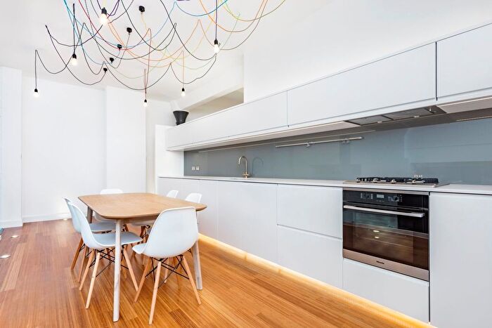 2 Bedroom Flat To Rent In Block A, Green Walk, SE1