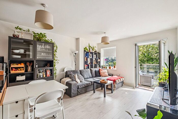 2 Bedroom Flat To Rent In Holford Way, Roehampton Lane, SW15