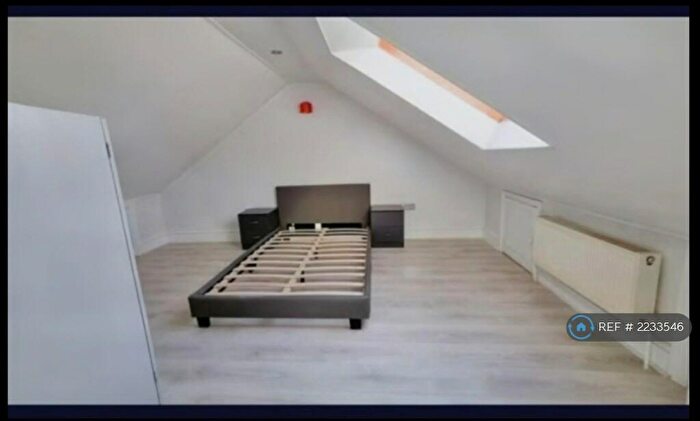 2 Bedroom Flat To Rent In Frith Road, London, E11