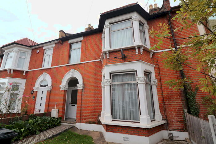 1 Bedroom Maisonette To Rent In Seven Kings, IG3