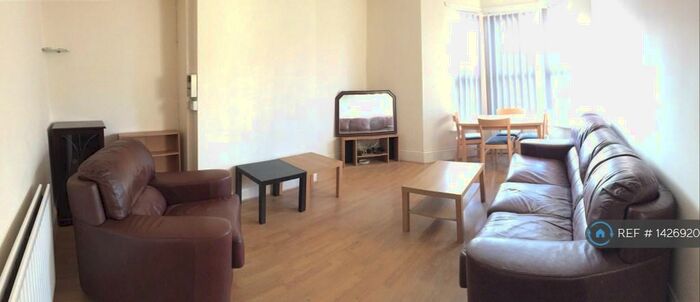 3 Bedroom Flat To Rent In Fenham, Newcastle Upon Tyne, NE4