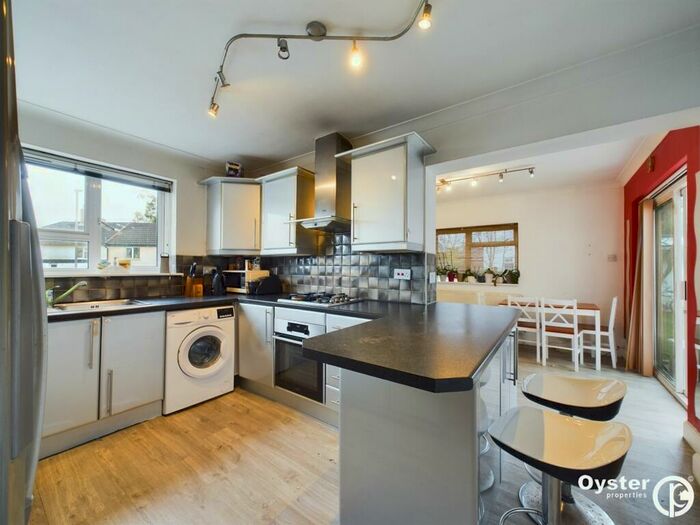 3 Bedroom Semi-Detached House To Rent In Barfield Avenue, London, N20