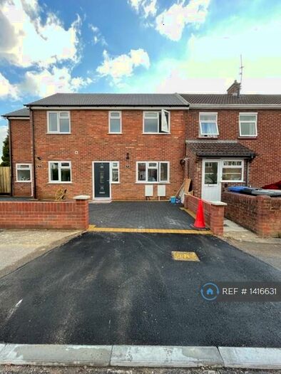 3 Bedroom Terraced House To Rent In Larchfield Road, Maidenhead, SL6