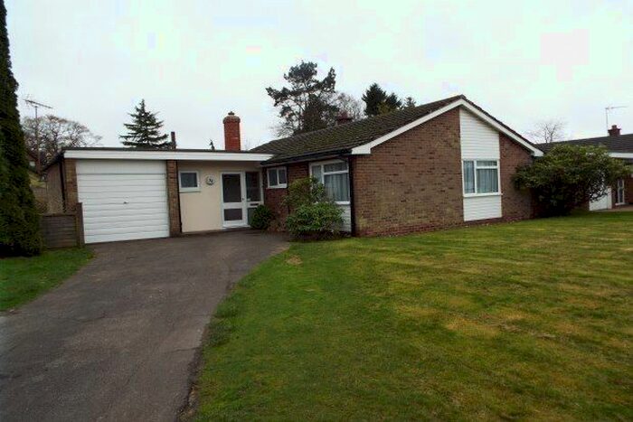 3 Bedroom Bungalow To Rent In Four Marks, Alton, GU34