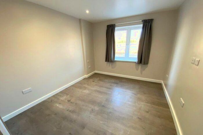 3 Bedroom Flat To Rent In Block E Danelaw Court, Hinckley LE10