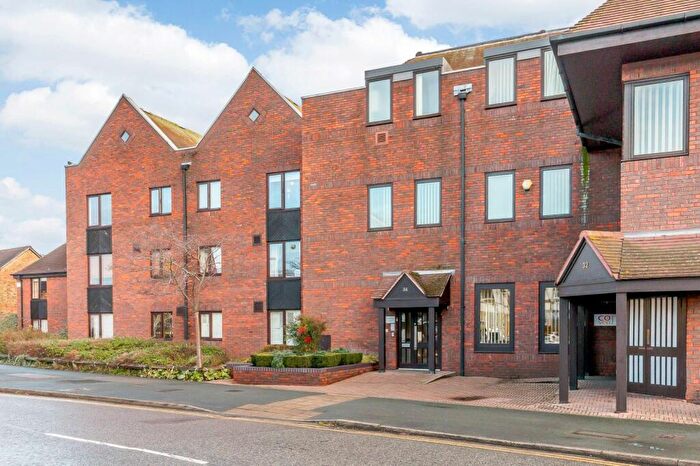 1 Bedroom Flat To Rent In Cobham Gate, Freelands Road, Cobham, KT11