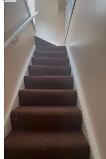 2 Bedroom Flat To Rent In Third Ave, B9