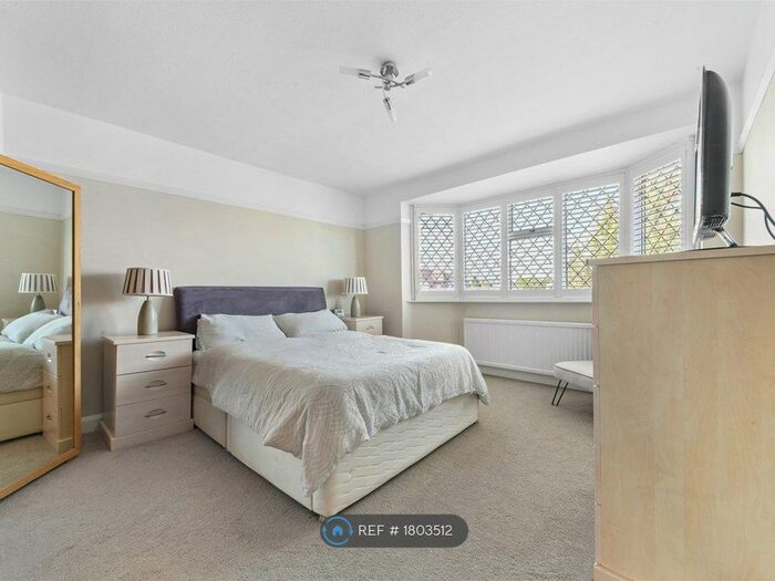 4 Bedroom Detached House To Rent In Chilmark Gardens, New Malden, KT3