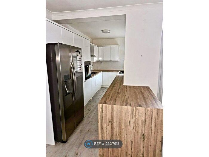 2 Bedroom Terraced House To Rent In Meetinghouse Lane, Sheffield, S13