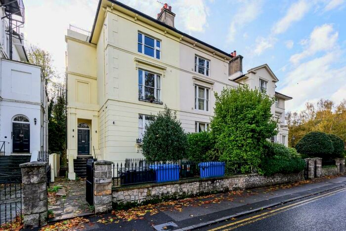 1 Bedroom Flat To Rent In Clarence Road, Windsor, SL4