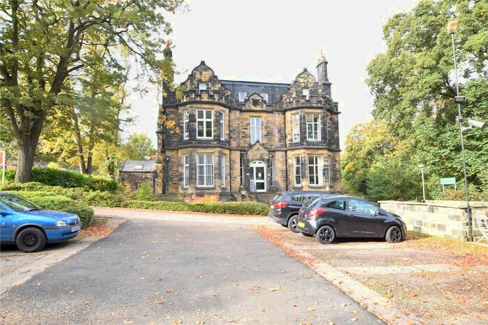 2 Bedroom Flat To Rent In Oakfield House, Kirkstall Lane, Leeds, West Yorkshire, LS5
