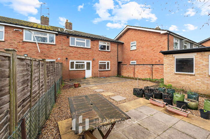 2 Bedroom Maisonette For Sale In Langley Grove, Sandridge, St. Albans, AL4