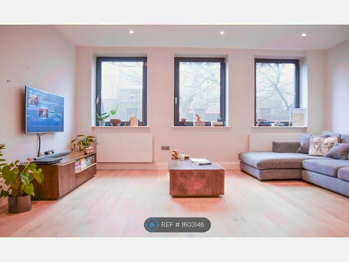 1 Bedroom Flat To Rent In John Busch House, Isleworth, TW7