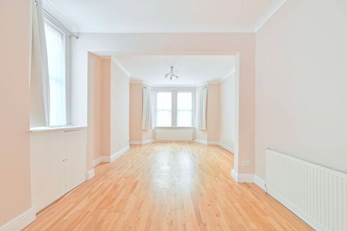 4 Bedroom Property To Rent In Kingsley Avenue, Ealing, London, W13
