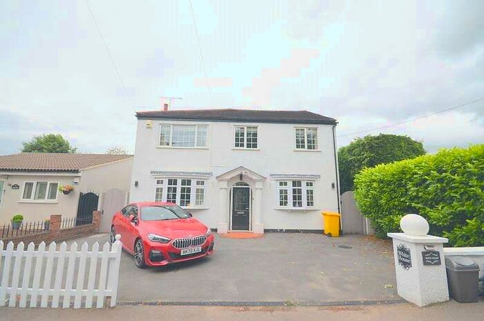 5 Bedroom Detached House To Rent In Noak Hill Road, Romford, RM3