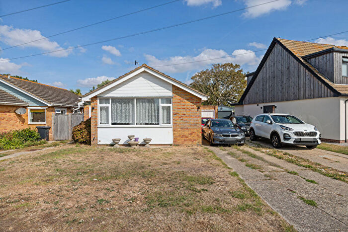 3 Bedroom Bungalow For Sale In Kingsway, Selsey, Sea Front, PO20