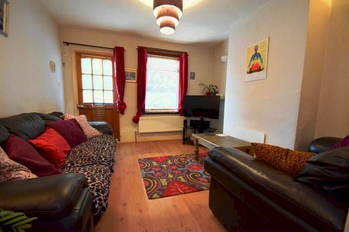 2 Bedroom Cottage To Rent In Newdigate Road, Harefield, UB9
