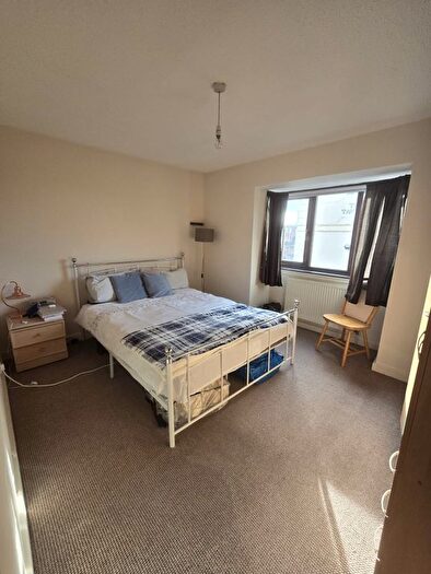 2 Bedroom Flat To Rent In Cricklewood Lane, London, NW2