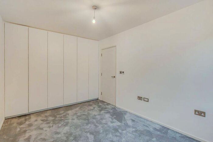 1 Bedroom Flat To Rent In Upper Richmond Road, East Putney, London, SW15