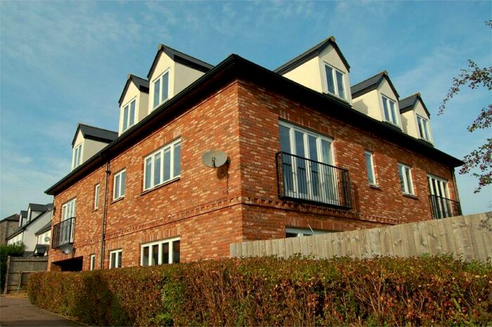 2 Bedroom Apartment To Rent In Queens Court, Victoria Road, Hitchin, SG5