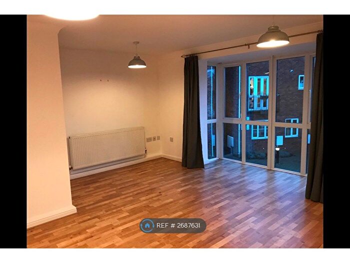 2 Bedroom Flat To Rent In Heron Quay, Bedford, MK40