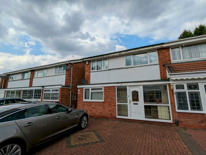 5 Bedroom Semi-Detached House To Rent In Woodend, Birmingham, B20