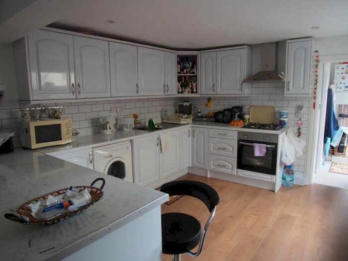 1 Bedroom Flat To Rent In First Avenue, London EN1