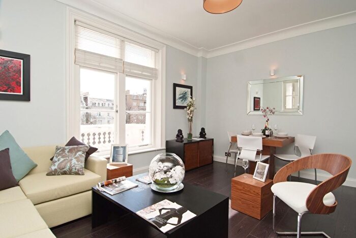 1 Bedroom Flat To Rent In Pembridge Square, Notting Hill, W2